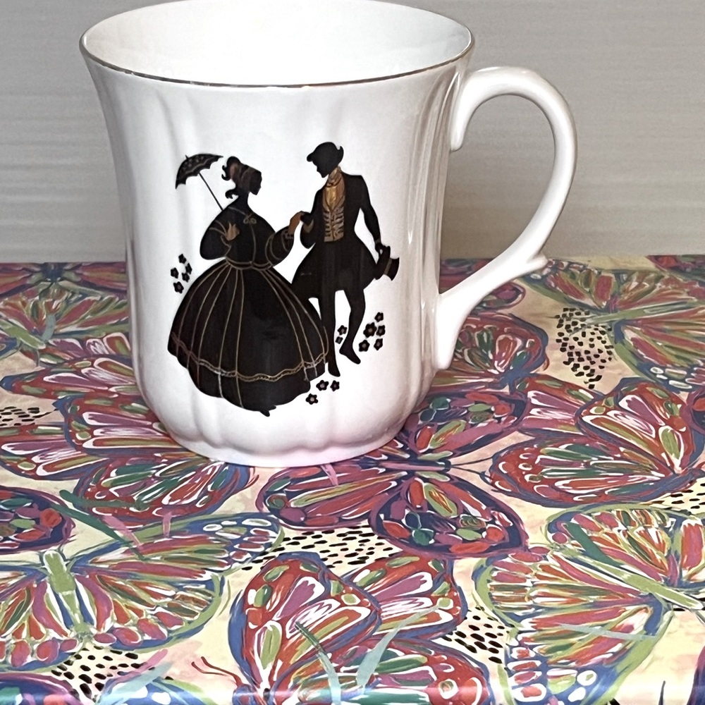 DUCHESS ~Bone China~ Flower Mug/Cup~ w/Gold Edge~ Parisol M $ W Made in England